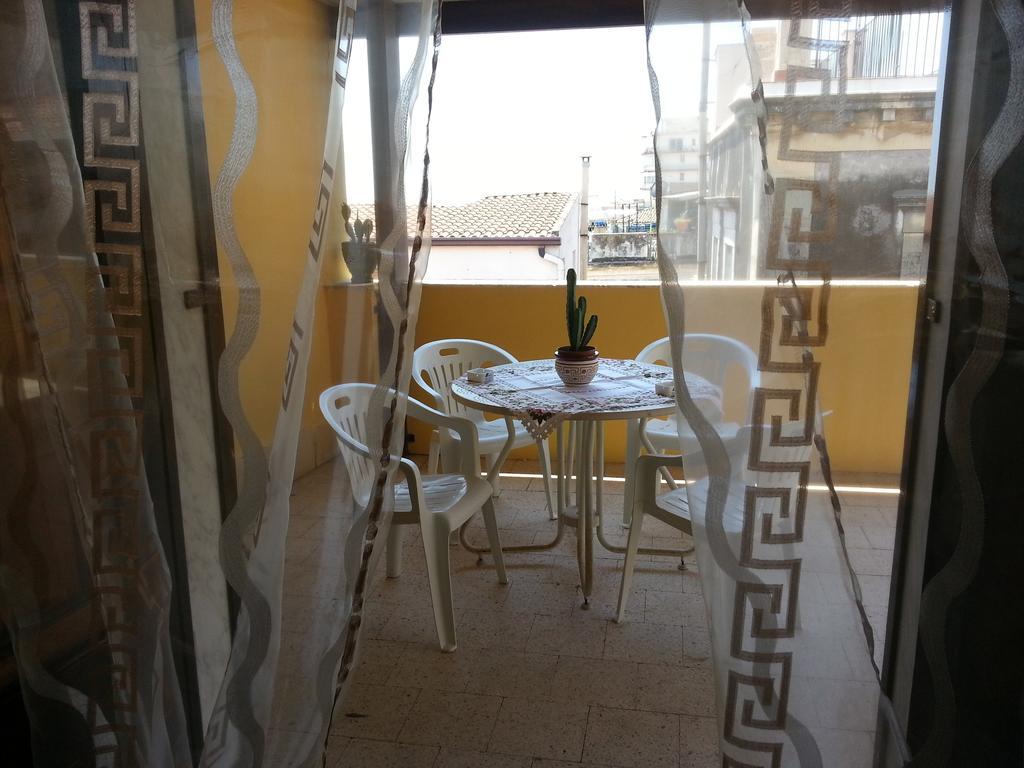 Apartamento La Via Del Mare - Acireale Centro Storico Habitación foto