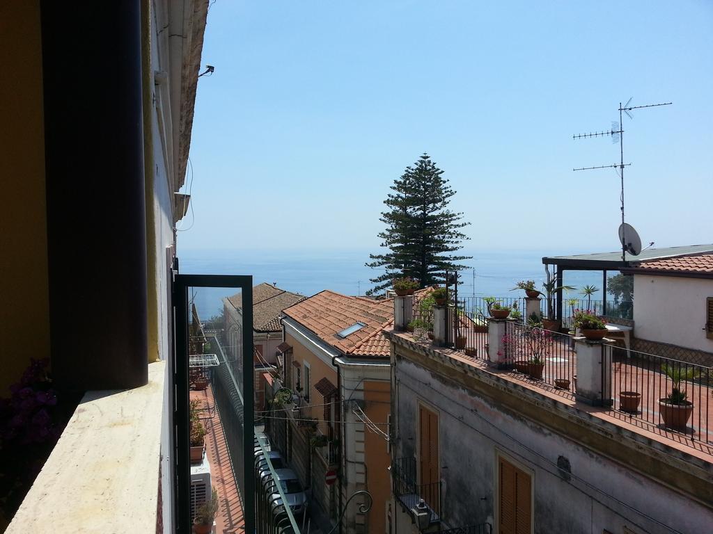 Apartamento La Via Del Mare - Acireale Centro Storico Habitación foto